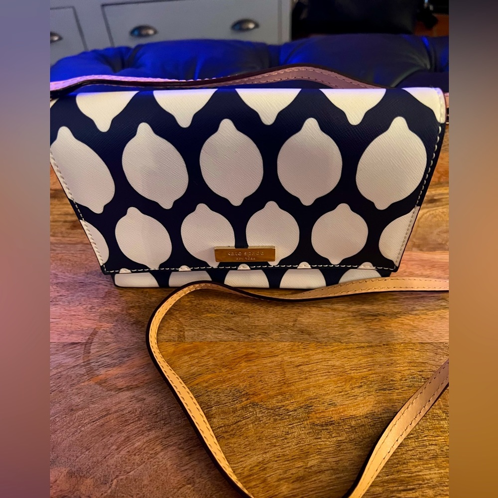 Kate Spade New York Grant Street Grainy Vinyl Sally (French Navy Lemons)